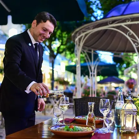 فندق Bellevue Rheinhotel 4*