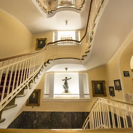 Отель Bellevue Rheinhotel