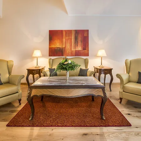 Bellevue Rheinhotel فندق 4*