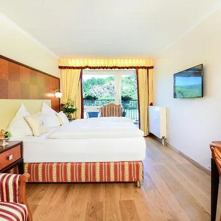 Bellevue Rheinhotel 4*