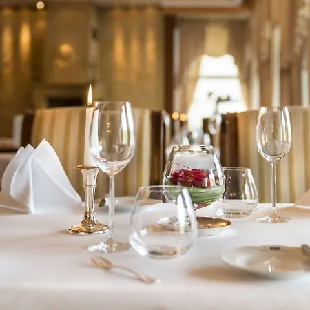 فندق Bellevue Rheinhotel 4*
