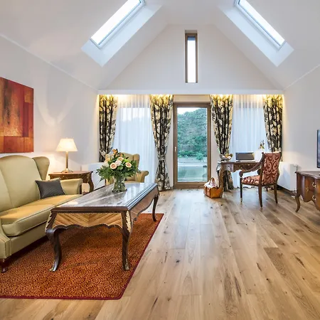 Bellevue Rheinhotel 4*