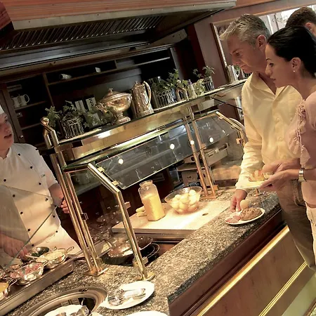 فندق Bellevue Rheinhotel